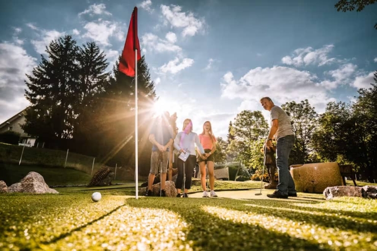 h24 hotel hinterzarten mini golf