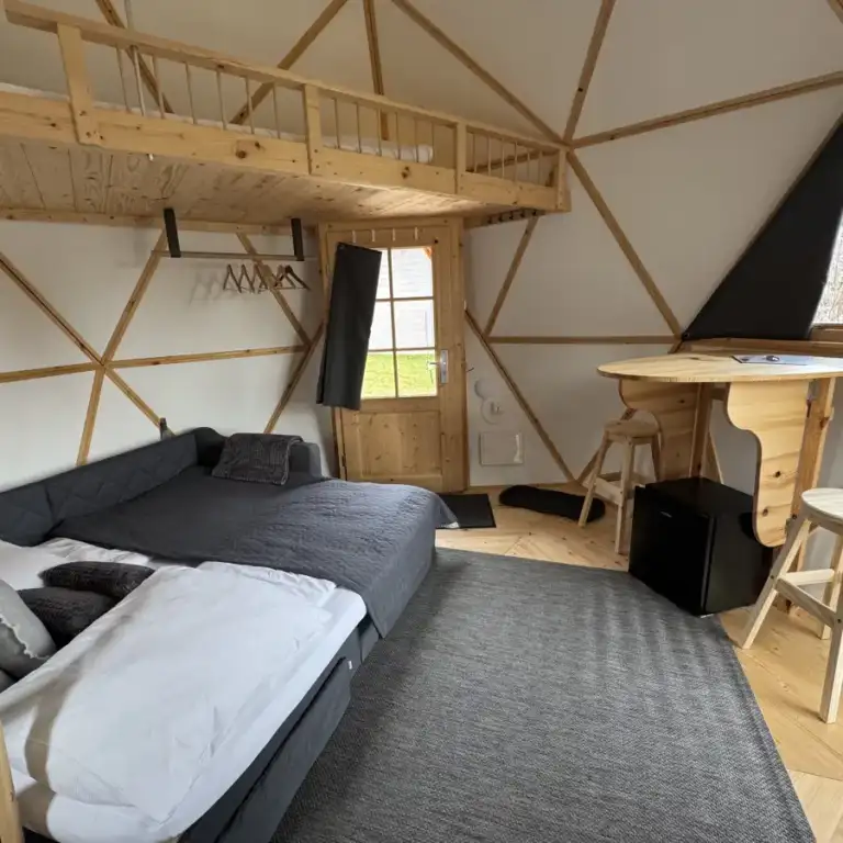 hochfirst tinyhouse innen1
