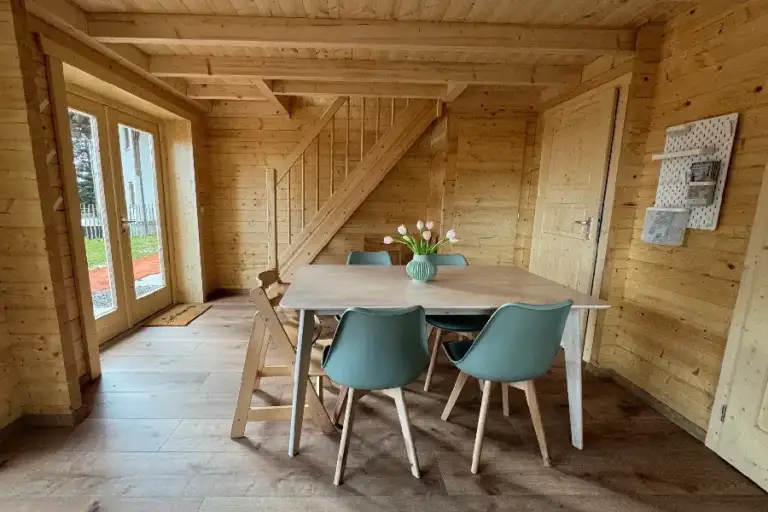 hotel hochfirst ferienhaus innenansicht esszimmer