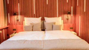 hotelzimmer doppelbett