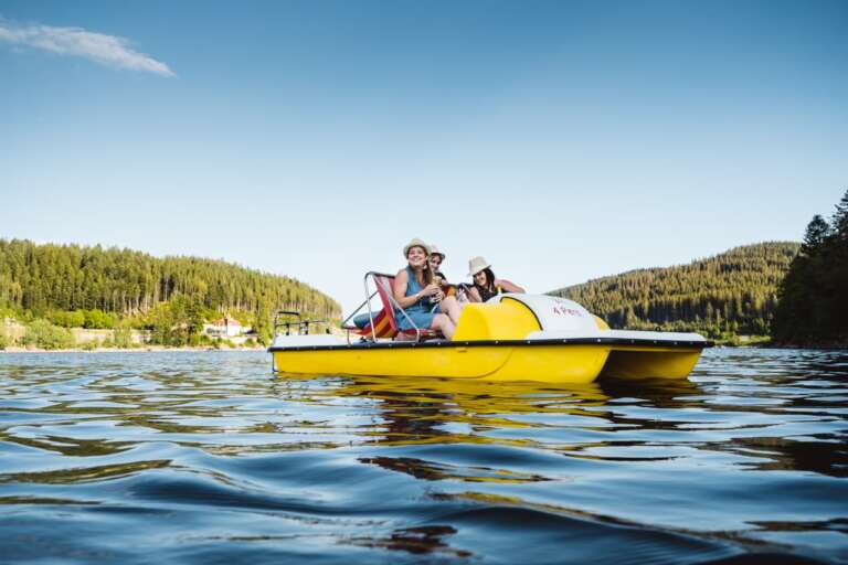 tretboot fahren mit picknick auf dem schluchsee office 24941 1 1